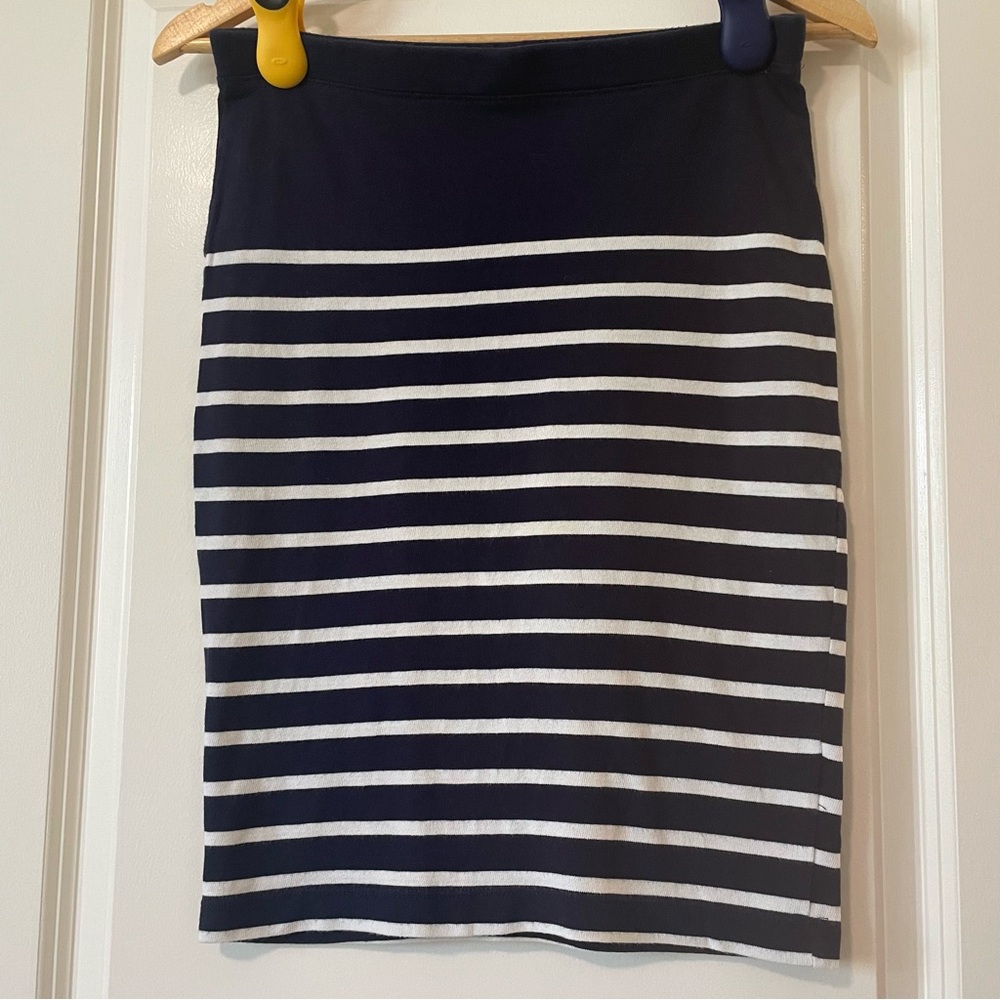 GAP stretch pencil skirt with stripes print. Size S.